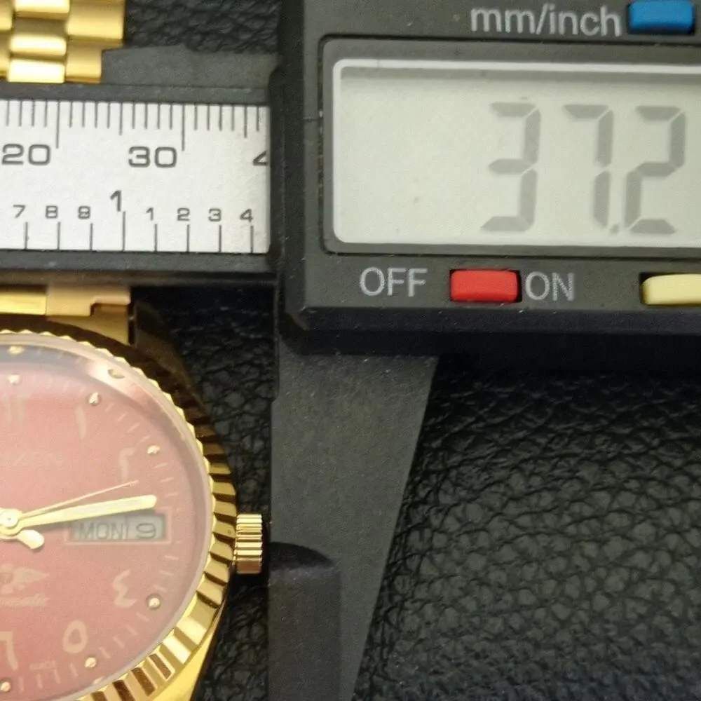 Vintage 1977 Citizen Automatic Mens Gold Watch W/daydate & Arabic accents